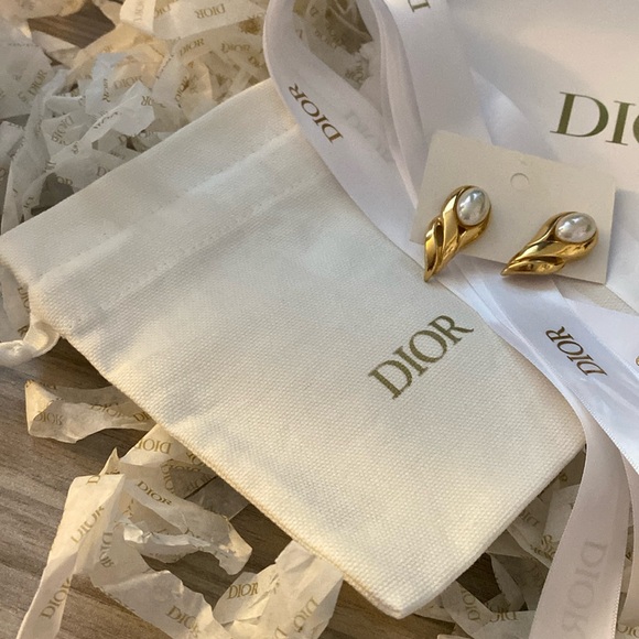 CHRISTIAN DIOR VINTAGE EARRING GOLD DROP, DUST BAG, RIBBON, ENV ,DIOR TISSUE - Picture 5 of 6
